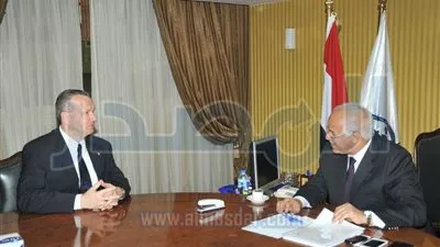 بالصور.. وزير النقل والسفير المجري يبحثان سُبل التعاون بين البلدين