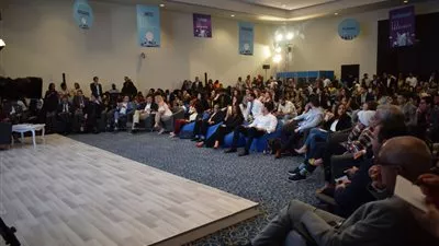 منتدى شباب العالم يطالب بقوانين لخلق التوازن بين العالمين 