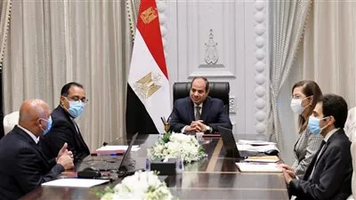 السيسي يوجه بزيادة اعتماد مشروعات وزارة النقل على المكونات المصنعة محلياً
