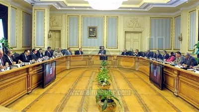 شريف إسماعيل يستعرض تطورات مشروع قرية الأمل بالإسماعيلية