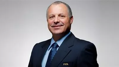 عزمي مجاهد: 