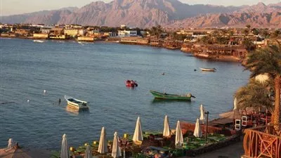 دهب تستقبل 1401 سائحا خلال 24 ساعة