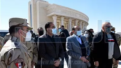 رئيس الوزراء يتفقد سير الأعمال والإنشاءات في العاصمة الإدارية الجديدة