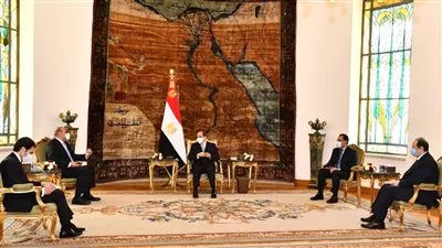 السيسي يستقبل رئيس الوزراء الأردني لبحث يبل تعزيز العلاقات الاقتصادية