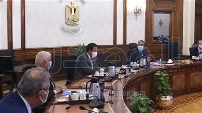 رئيس الوزراء يُتابع آخر مستجدات تطبيق منظومة التأمين الصحي الشامل