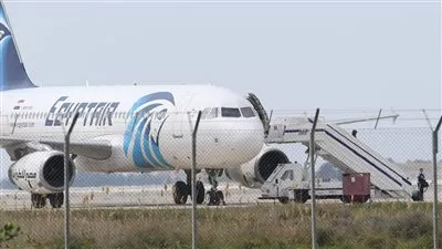 بمساعدة بوينج B777.. مصر للطيران تكثف رحلاتها إلى جوانزو ونيويورك وتورنتو