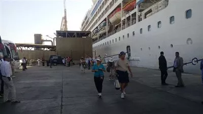584 سائحا يصلون ميناء سفاجا