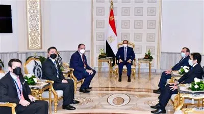 السيسي يؤكد تطلع مصر لتعزيز أنشطة «أباتشي» واستثماراتها في مصر