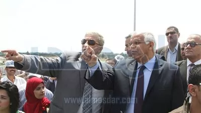 بالصور.. وزير النقل يتفقد ازدواج طريقي الإسماعيلية