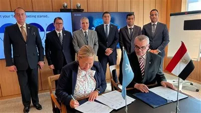 هيئة قناة السويس توقع اتفاق تعاون مع مجموعة إيه بي موللر ميرسك العالمية