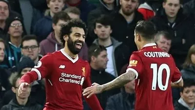 أسطورة ليفربول يتوقع بقاء محمد صلاح مع «الريدز»