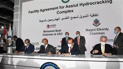 توقيع عقد تمويل مجمع إنتاج السولار في أسيوط بقيمة 1.5 مليار دولار 