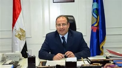 محافظ البحيرة: توزيع حضانات وأجهزة تنفس صناعي على المستشفيات