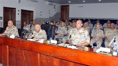 وزير الدفاع: الإرهاب لن يثنينا عن بناء وطننا