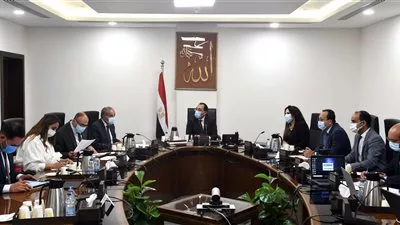 رئيس الوزراء يتابع موقف الاحتياطي الاستراتيجي للسلع الرئيسية