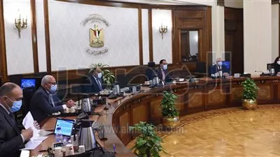 رئيس الوزراء يتابع مع المحافظين ملف التعديات على الأراضي الزراعية