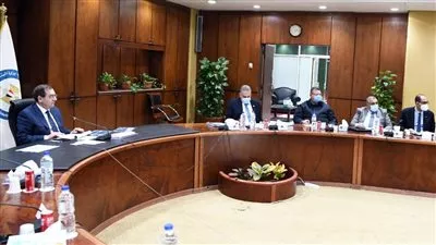 «الملا» يوجّه بالالتزام بالبرامج الزمنية المحددة لتنفيذ المشروعات الجديدة