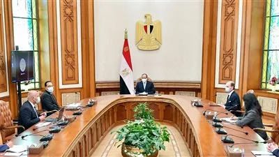 السيسي يبحث مع «تالجو» الإسبانية توطين صناعة القطارات في مصر 