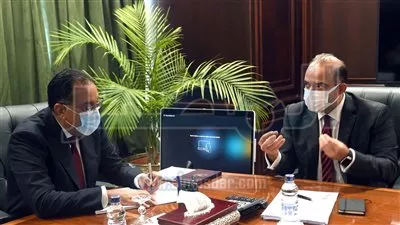 مدبولي: القطاع المالي غير المصرفي يلعب دورًا محوريًا في تحقيق خطط التنمية