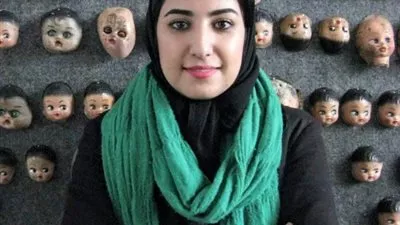 السجن 12 عاما لفتاة بسبب رسوما كاريكاتيرية لساسة إيرانيين