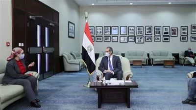 «الاتصالات»: تمكين الشباب في سوق العمل الحر عبر الإنترنت وتعزيز قدراتهم