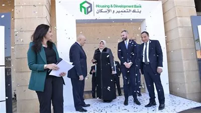 «التعمير والإسكان» يسلم سيارة مرسيدس للفائز الرابع في السحب على حسابات التوفير