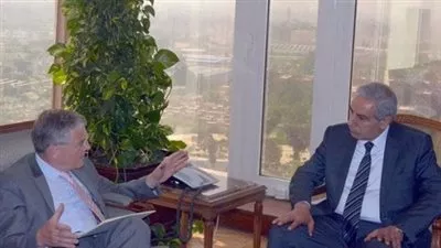 وزير التجارة يبحث مع السفير الألماني تعزيز التعاون الاقتصادي
