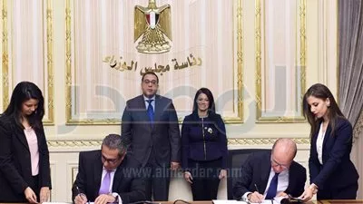 رئيس الوزراء يشهد توقيع مذكرة تفاهم لإدارة منتجع سياحى بالعلمين الجديدة