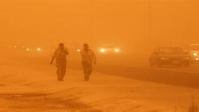 عاصفة ترابية وشبورة مائية كثيفة بمدن البحر الاحمر