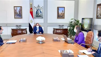 السيسى يوجه بالاستمرار في دراسة تداعيات كورونا على الأداء الاقتصادي