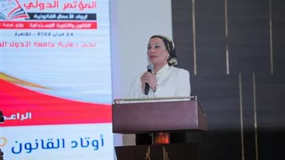 وزيرة البيئة: دمج البعد البيئى يفتح مجالات وآفاق جديدة للإستثمار والإبتكار