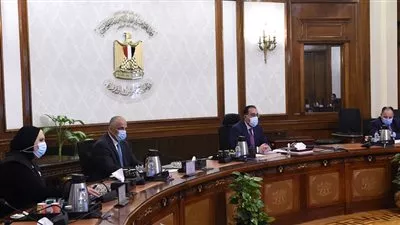 «مدبولي» يتابع جهود توفير السلع الأساسية في ضوء الأزمة الروسية الأوكرانية