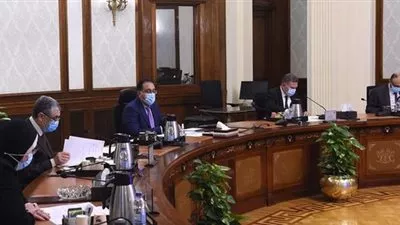 رئيس الوزراء يستعرض ملامح خطة تطوير مجمع الألومنيوم في نجع حمادي