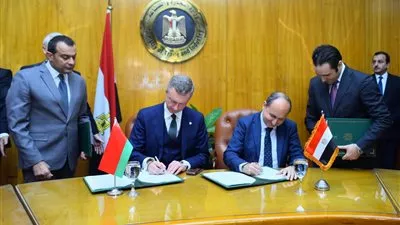 وزير التجارة ونظيره البلاروسى يوقعان البروتوكول الختامى للجنة التعاون المشترك