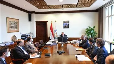 «الملا» يبحث مع «إينى» ضخ استثمارات جديدة فى خليج السويس ودلتا النيل