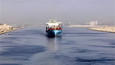 1454 سفينة عبرت قناة السويس خلال شهر مارس الماضي