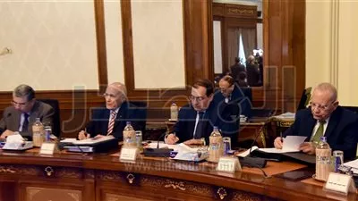 الحكومة تستعرض ترتيبات معرض الصناعات العسكرية ومؤتمر الاستثمار فى أفريقيا