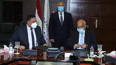 «النقل» توقع بروتوكول لإنشاء كوبري للسيارات في الدقهلية بتكلفة 344 مليون جنيه 