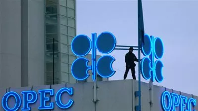 أوبك تتوقع زيادة إمدادات النفط من منافسيها في 2017