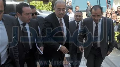 بالصور..وصول المهندس شريف إسماعيل رئيس 