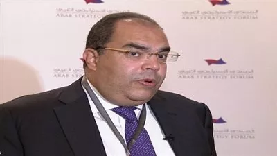 وزير الاستثمار الأسبق: الطبقة المتوسطة تتحمل أعباء أكثر من محدودي الدخل