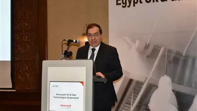 الملا: تطبيق التكنولوجا الحديثة في صناعة البترول