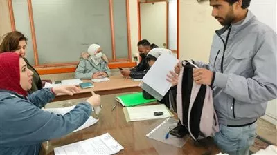 «الهجرة» تبدأ تلقي أوراق الطلاب المصريين الراغبين في العودة من أوكرانيا للدراسة بمصر