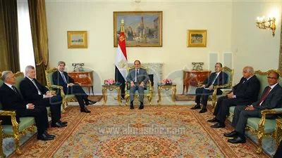 السيسي يبحث مع 