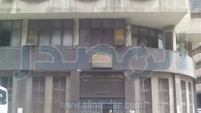 حريق بمكتب تأمينات الألفى بوسط القاهرة.. (صور)