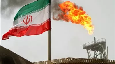 إيران تقر مسودة لعقود النفط الجديدة مع الشركات الأجنبية