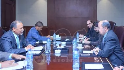 وزير الصناعة يبحث مع نظيره الأنجولي بدء 