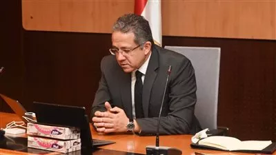 «العناني» يستعرض خطة مصر للسياحة الآمنة في بورصة برلين