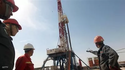 ارتفاع سعر النفط مع استعداد روسيا لمحادثات مع المنتجين الآخرين للنفط