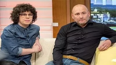 بعد 27 عاماً.. بريطاني يشكر رجلاً أنقذ حياته 